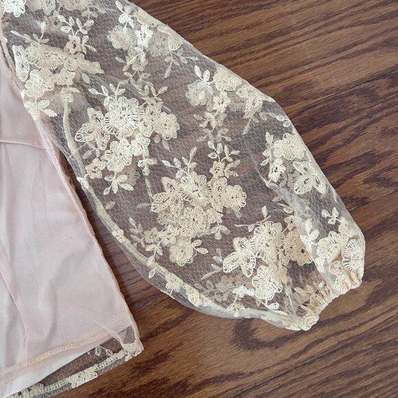 Sheer Mock Neck Long Sleeve Peach Floral Lace Top Built-in Cami Size Medium - Picture 10 of 14